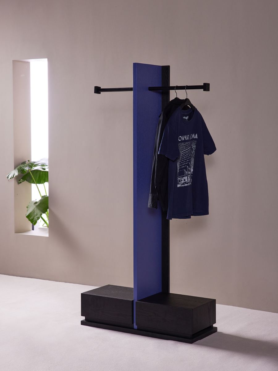 Totem Valet Stand with a cobalt blue colour panel and black wood post